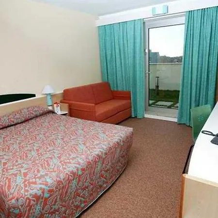 Ibis Saldanha